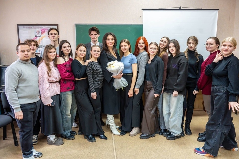    Звезда «Сватов» Инна Королева в ДНР. Фото: Русский Центр