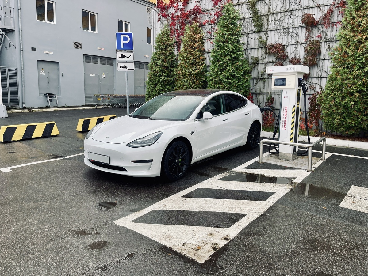 Это не моя машина, это "немногоэлектробус"