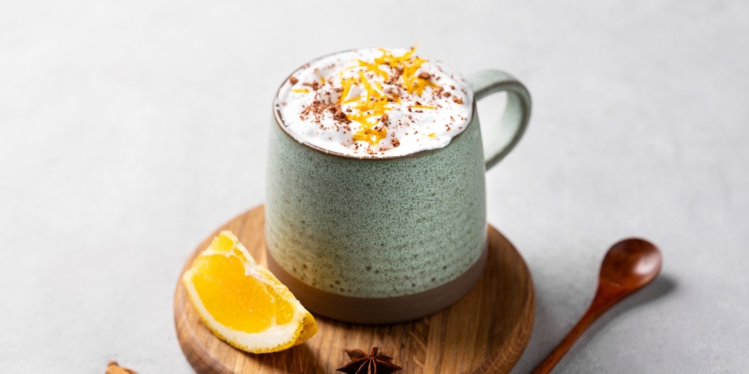 Не просто молоко, а целая вселенная: гид по добавкам для кофе с молоком