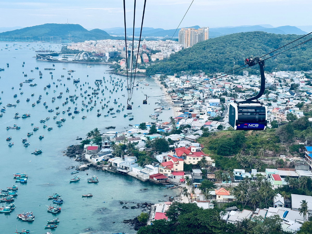 На канатной дороге с Фукуока.