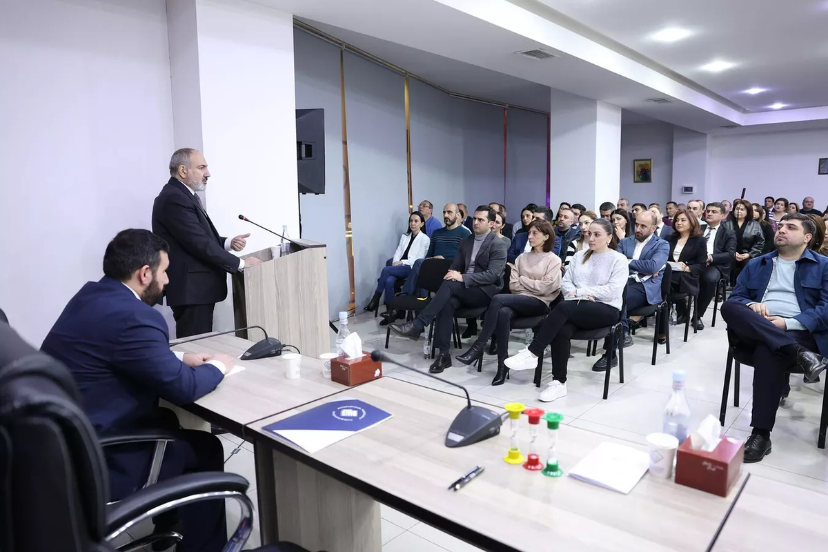 © Photo : press office of the Civil Contract Party