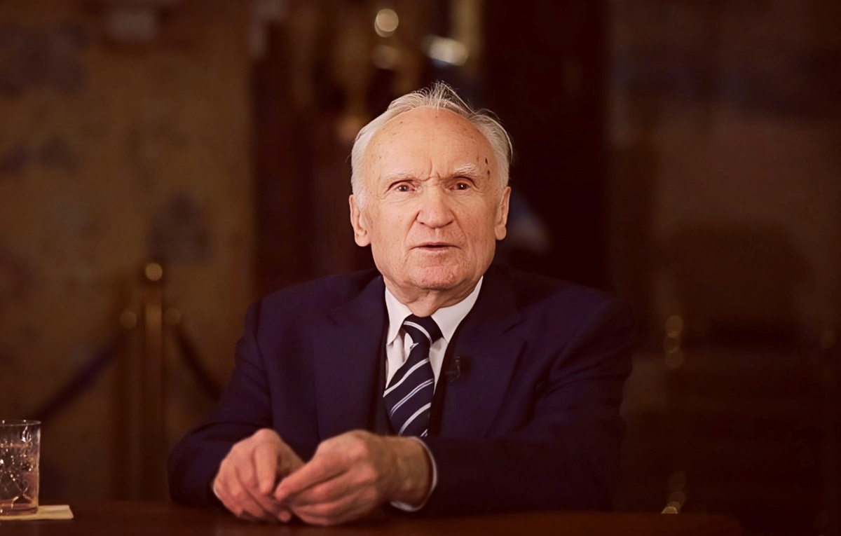 Алексей Ильич Осипов — учёный-богослов, педагог, доктор богословия, заслуженный профессор Московской Духовной Академии и Семинарии, писатель, публицист, проповедник.