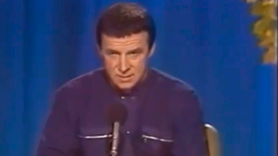 Анатолий Кашпировский во время телесеанса