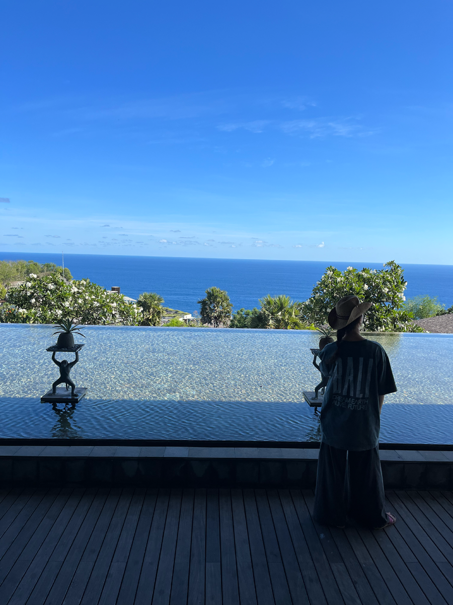 Отель Six Senses Uluwatu. https://www.sixsenses.com/