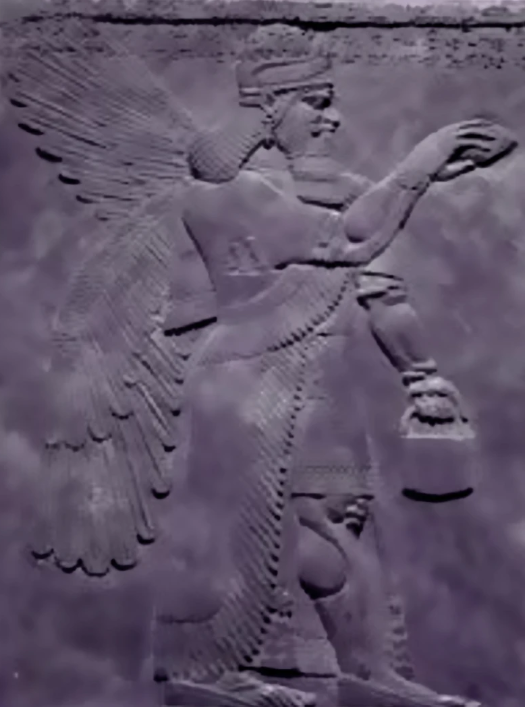 У Абзу нет чётко выраженного физического состояния, его форма преходяща, как у большинства богов. При проявлении в реальности он часто появляется как смутно гуманоидное существо из пресной воды, с крыльями, появляющимися позади него. (интернет)