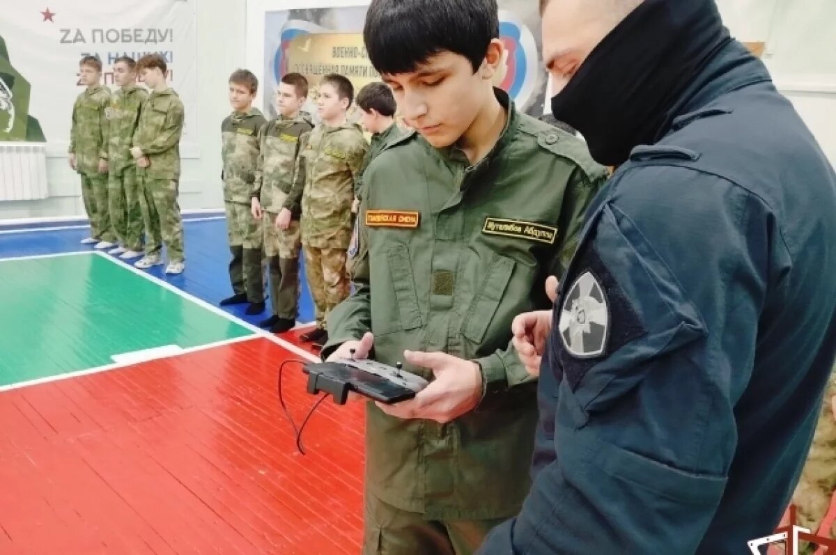    Росгвардейцы помогают воспитывать активную гражданскую позицию у детей.