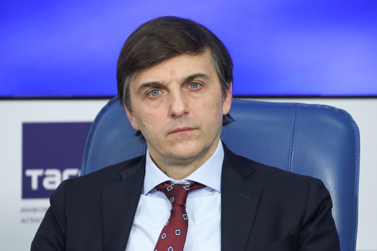    Министр просвещения РФ Сергей Кравцов  Антон Новодережкин/ТАСС