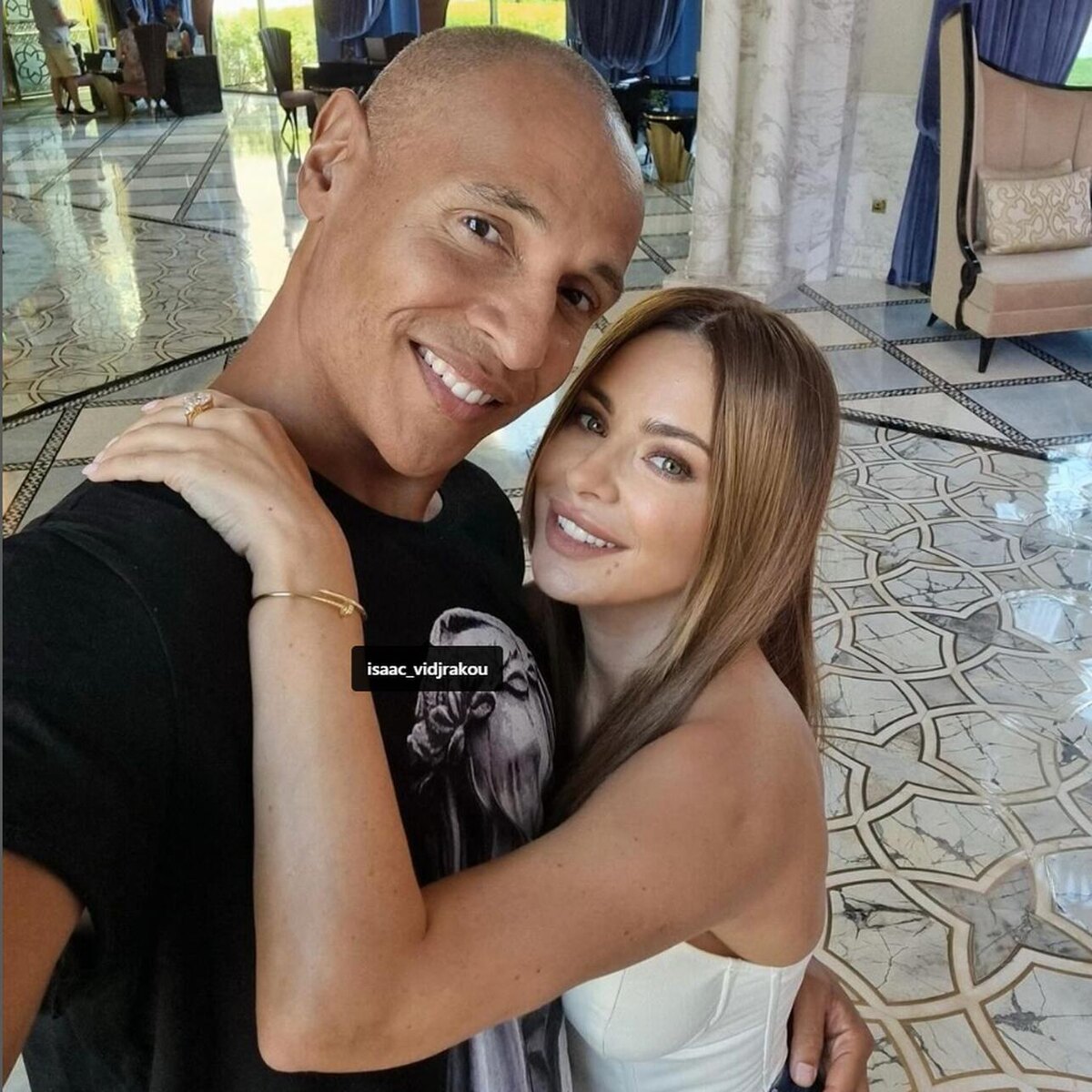    Ани Лорак и Исаак Виджраку соцсети