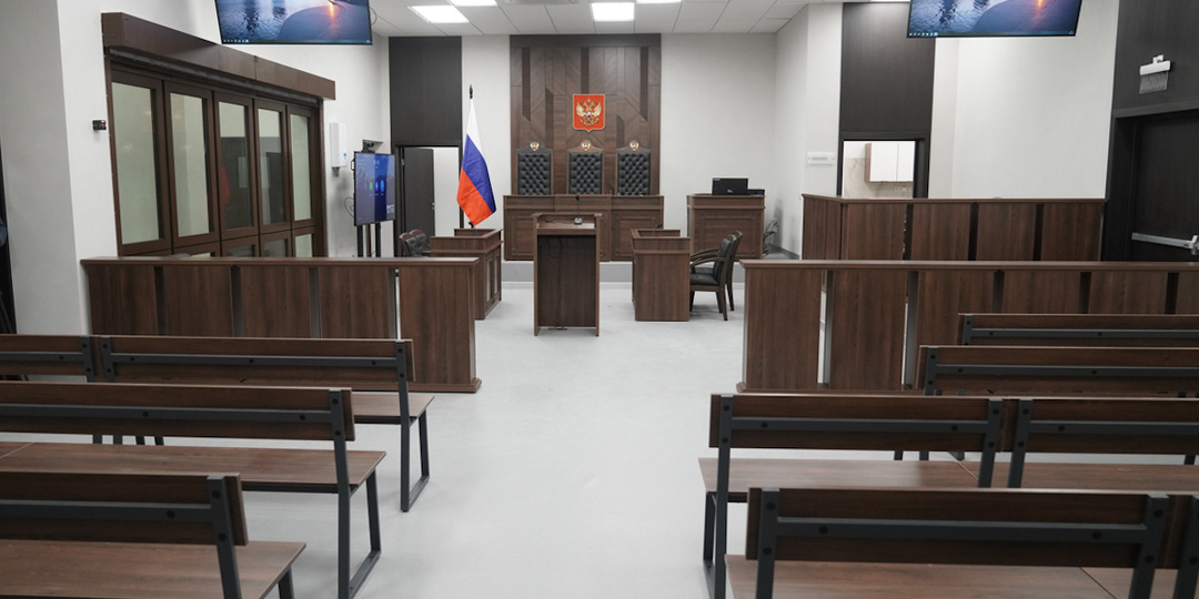 На Урале суд наказал мать 13-летней школьницы за оскорбление учителя