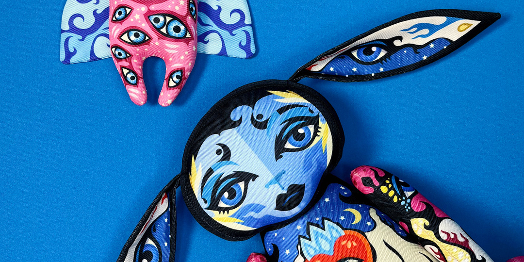 Как Лабубу, только круче. Российские дизайнерские игрушки и обвесы