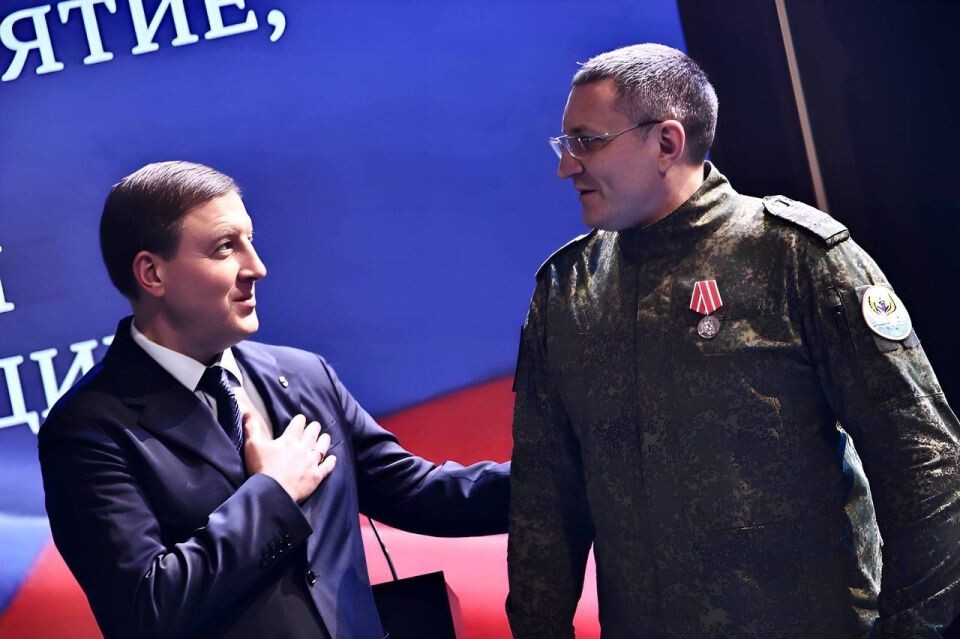    Награждение жителей Республики Алтай в честь Дня Конституции. Источник: t.me/turchak_andrey