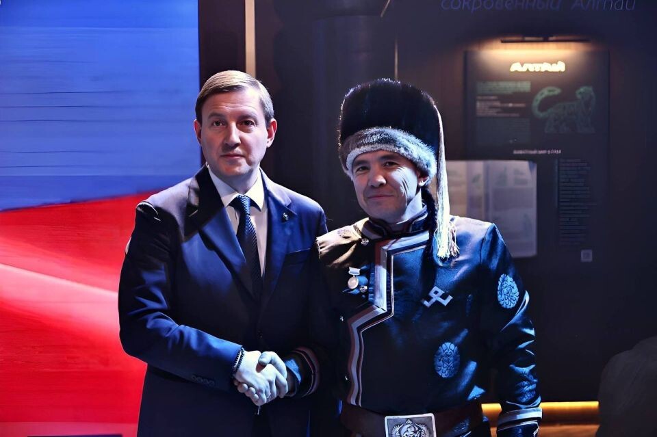    Награждение жителей Республики Алтай в честь Дня Конституции. Источник: t.me/turchak_andrey