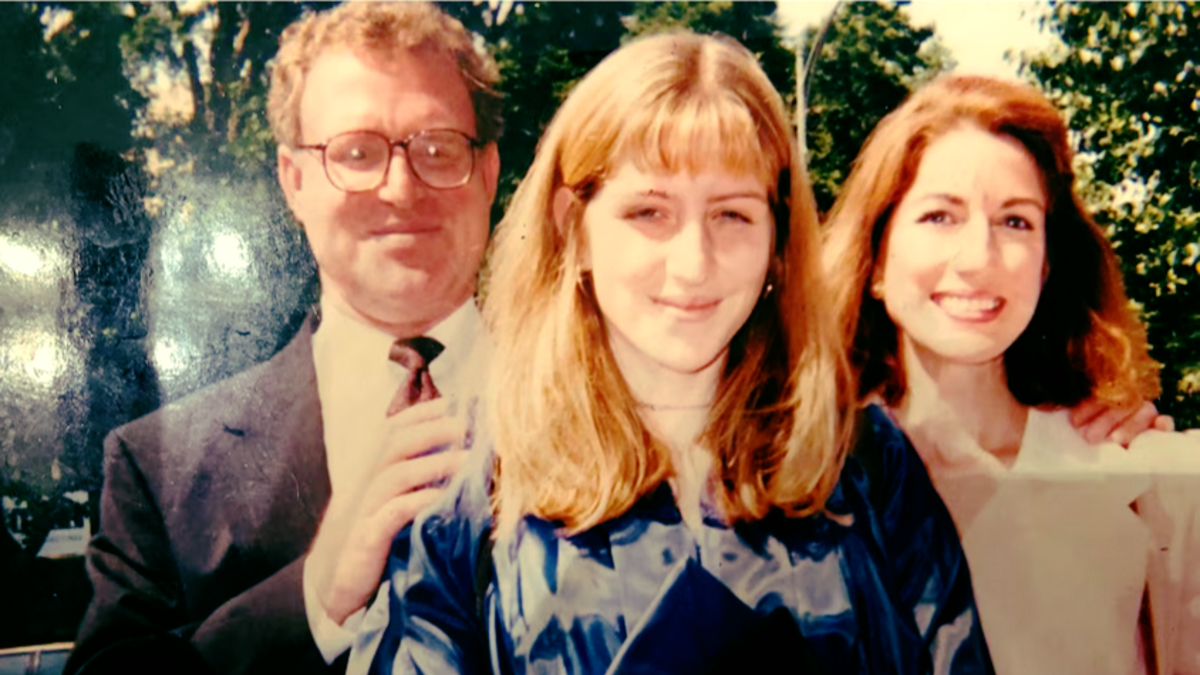 Семья Прир на выпускном у дочери Лорен. 