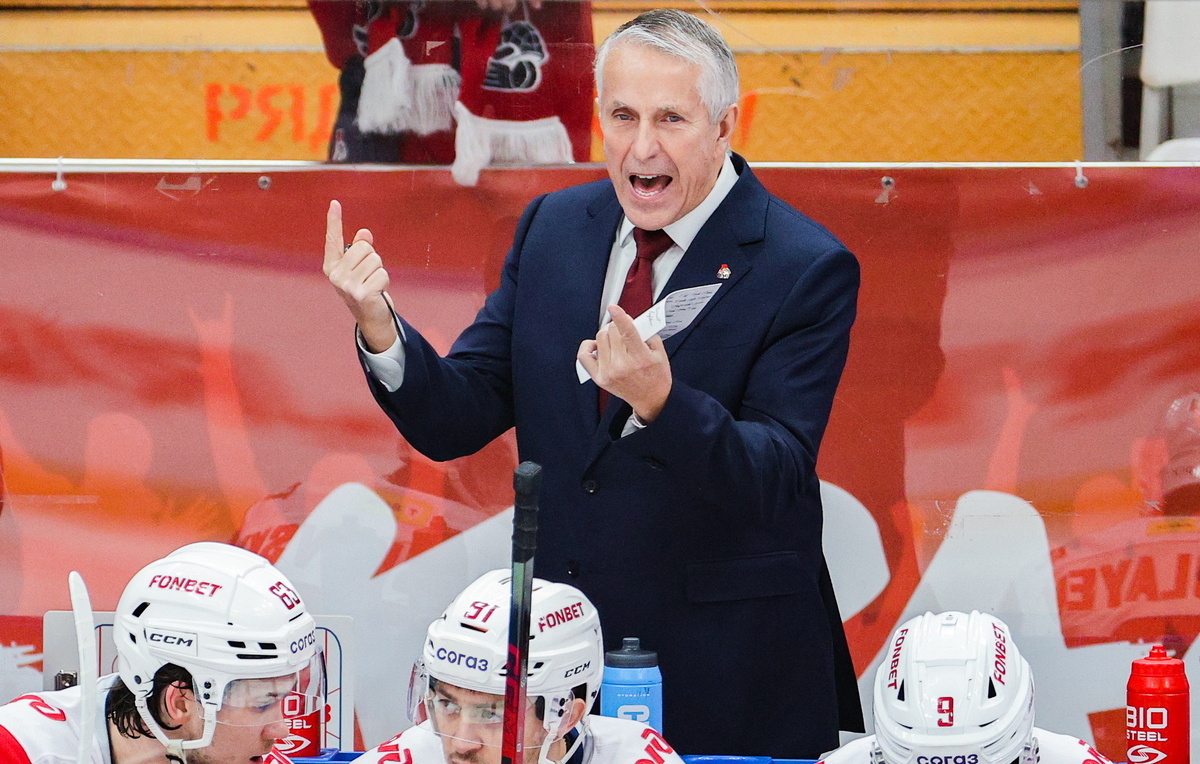    Главный тренер "Локомотив" Боб Хартли  Валерия Калугина/ТАСС