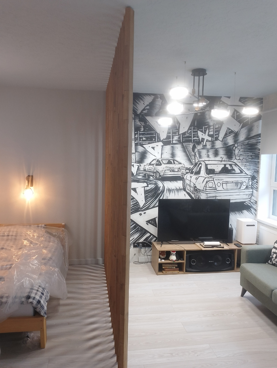 Реечная перегородка для зонирования спальной зоны