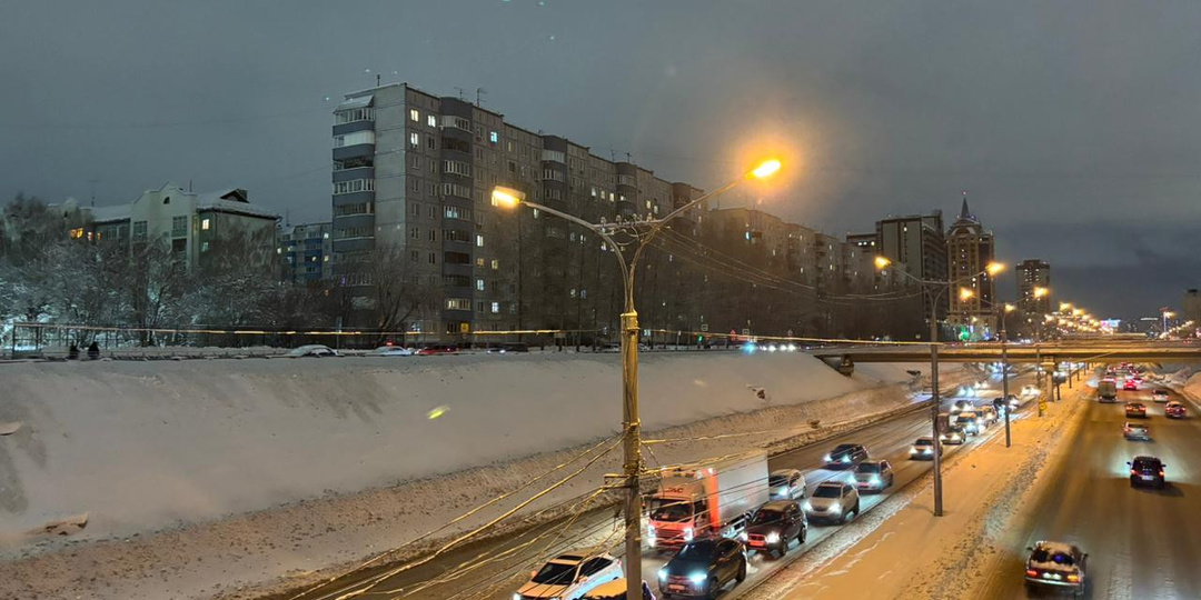 Новосибирск встал в 9-балльных пробках вечером 12 декабря