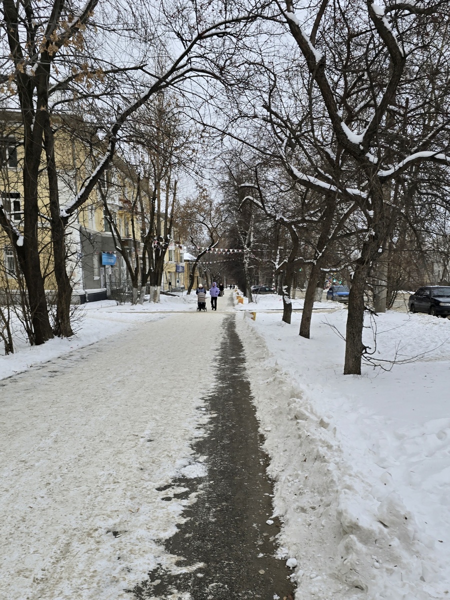 Домой "чешу" воодушевленная. А на улице, как обычно, мрак
