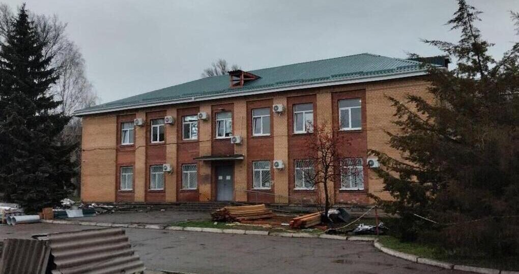 В Михайловке идёт активная реконструкция административного здания дагестанскими строителями