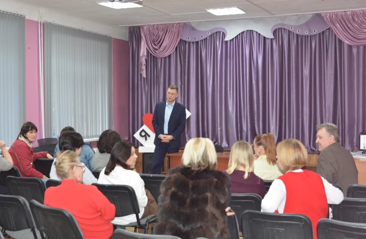    Депутат Игорь Паринов встретился с жителями микрорайона Сомово