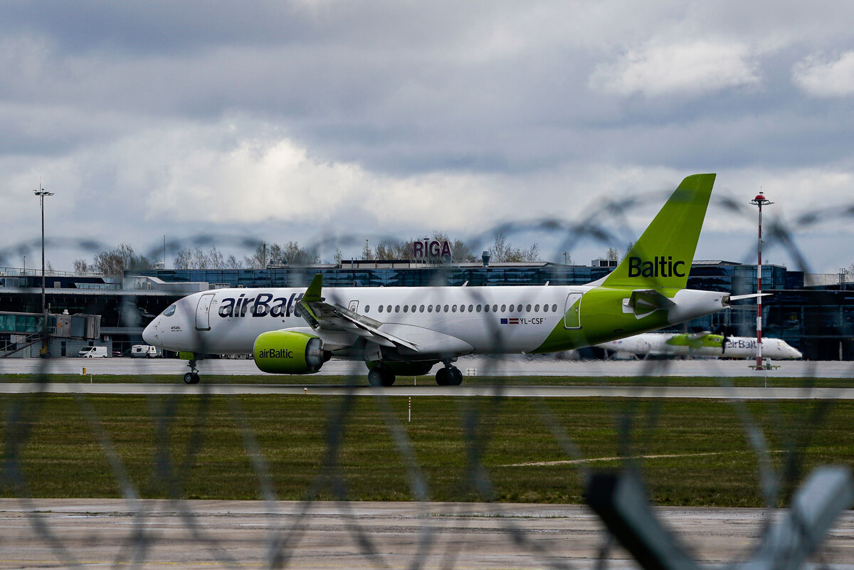 Самолет airBaltic в аэропорту Рига © Sputnik