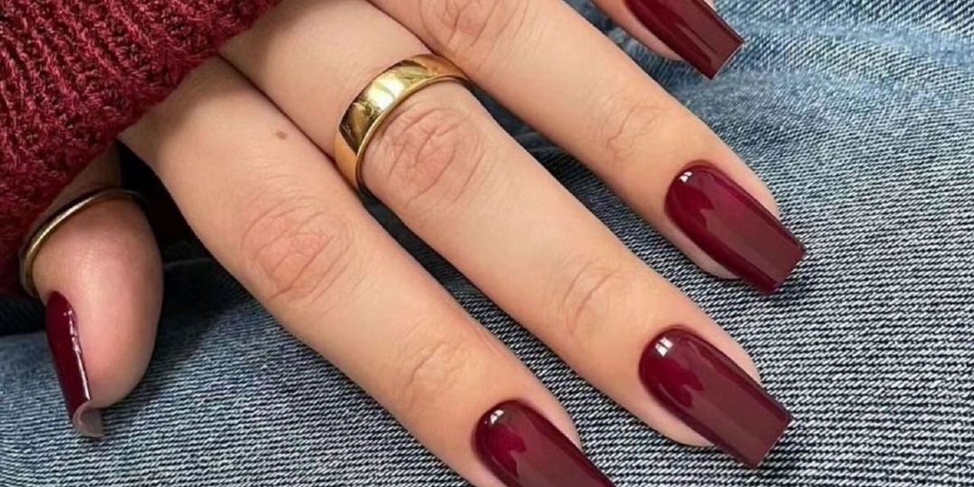 Новое.Медиа о модном: формула идеального новогоднего маникюра