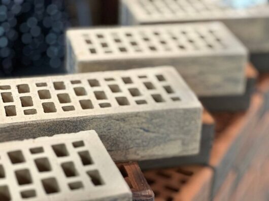    Кирпичи // Фото РБК