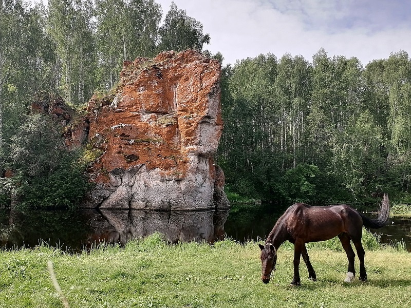 Скала Долматов камень