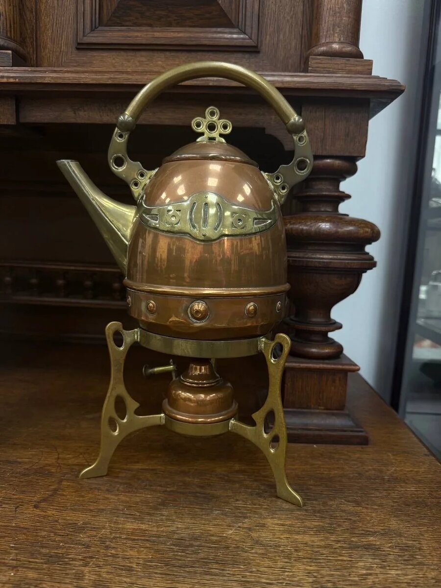 антиквартный чайник с просторов интернета,пока еще доступного