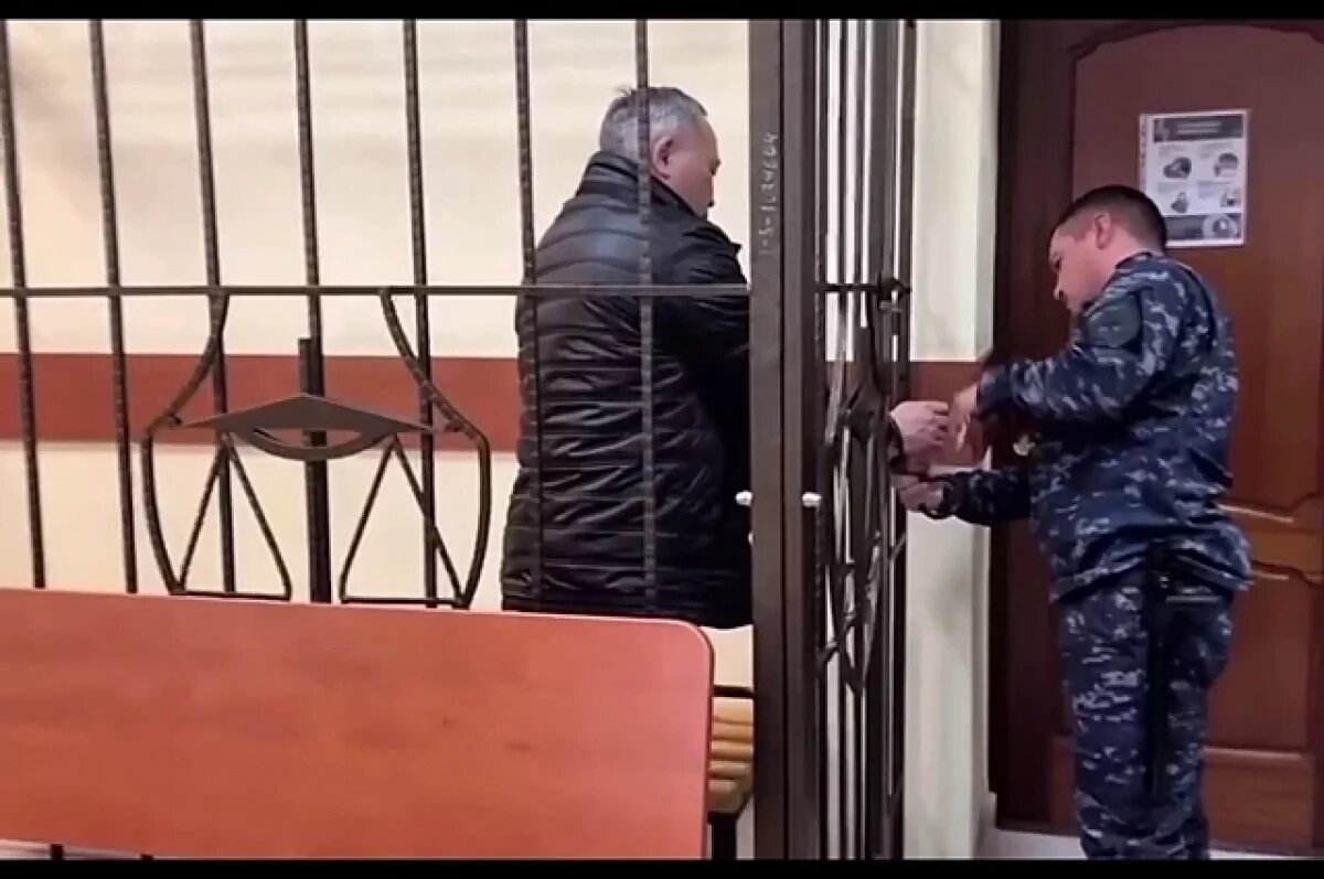    Главврача Красноусольской ЦРБ в Башкирии задержали за взятки