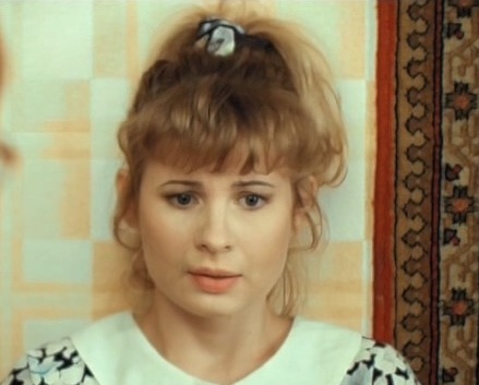 Детская любовь, взрослые измены: Как "простушка" из "Восьмидесятых" обманула мужа-режиссёра и лучшую подругу