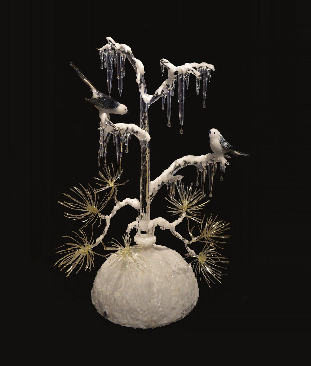 "Длиннохвостые синицы" (19920. А. Зеля, кварцевое стекло. Калужский Музей стекла Алексея Зеля. Все фотографии в статье мои