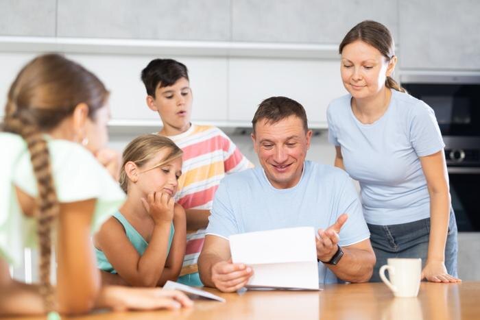 Новые семейные выплаты в 2026 году для работающих родителей