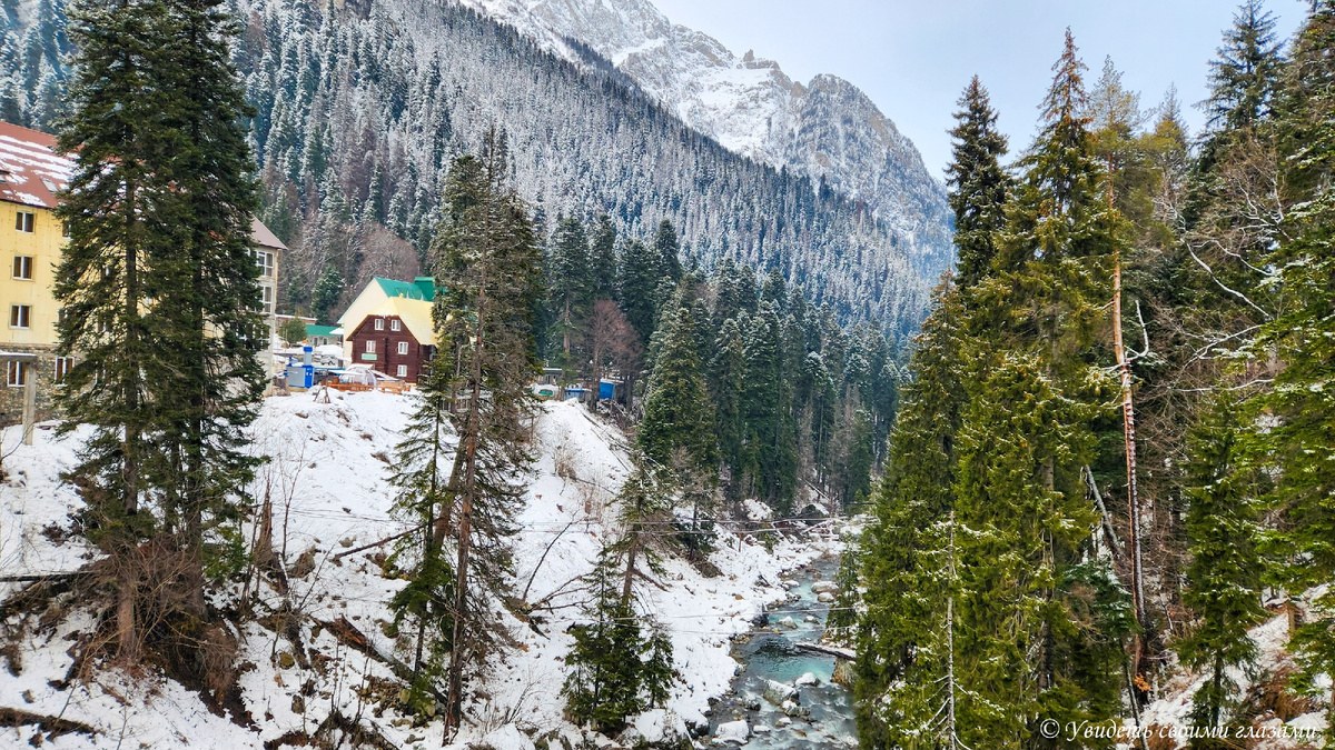Домбай находится в окружении невероятной природы