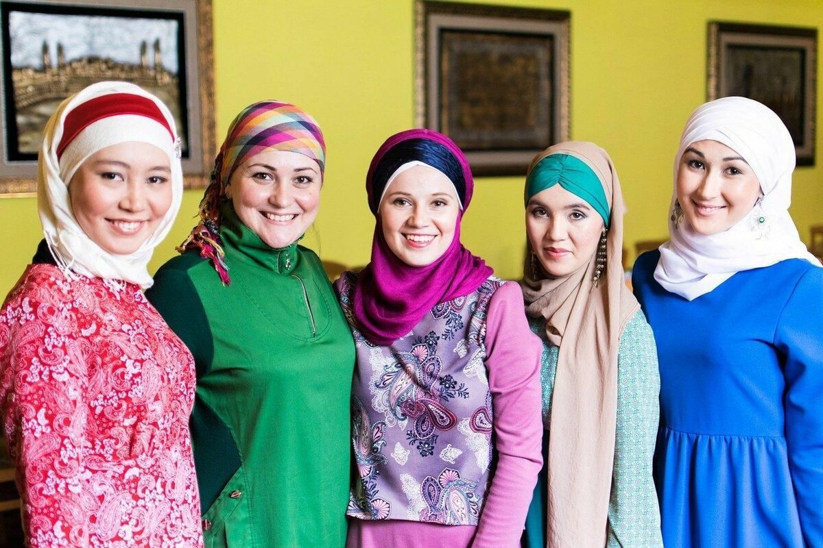     Ислам дине йырларға, бейергә рөхсәт итәме?