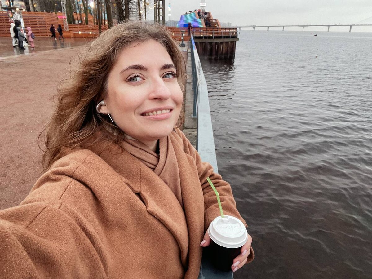 Не выпускаю телефон из рук, но вот звоните по нему сами))