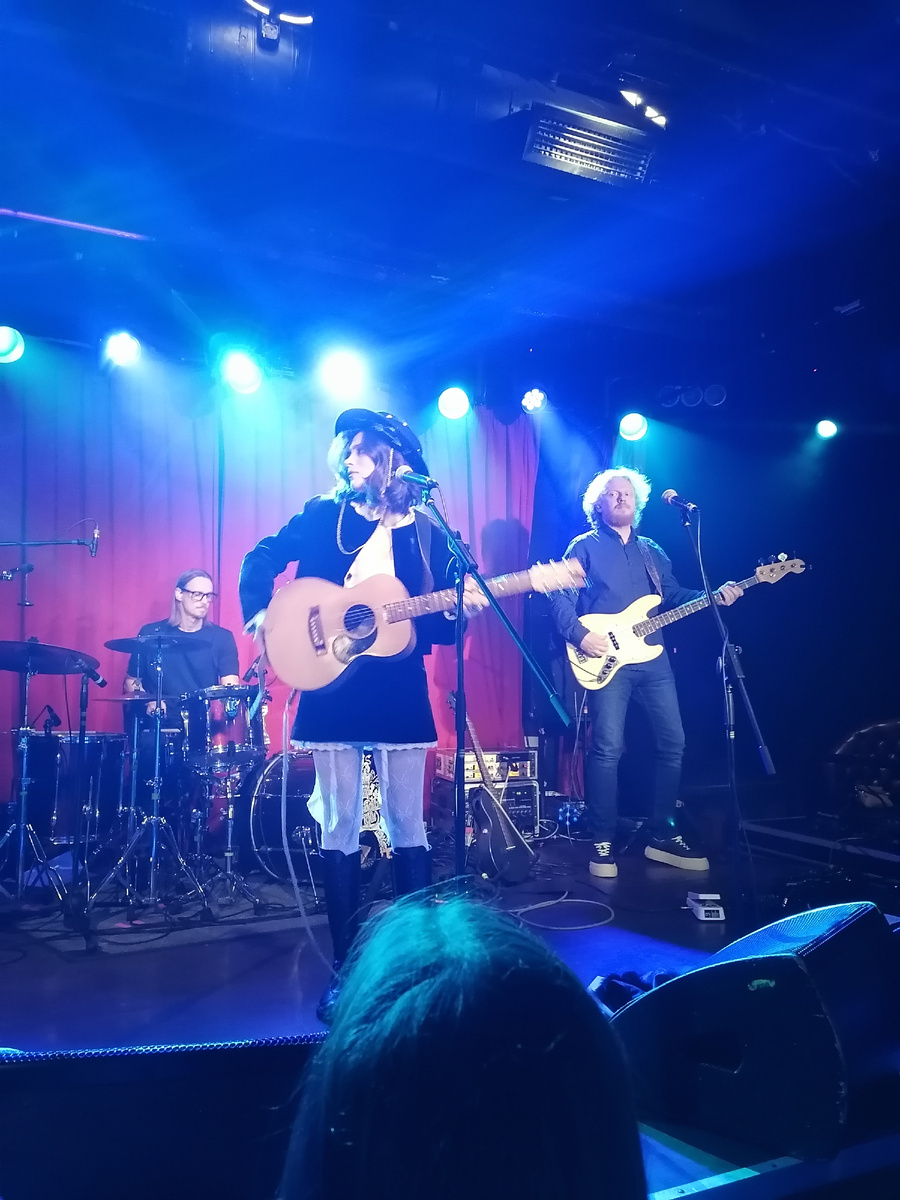 23.10.2025,  Москва, клуб 16 тонн. Выступление Жени Любич.