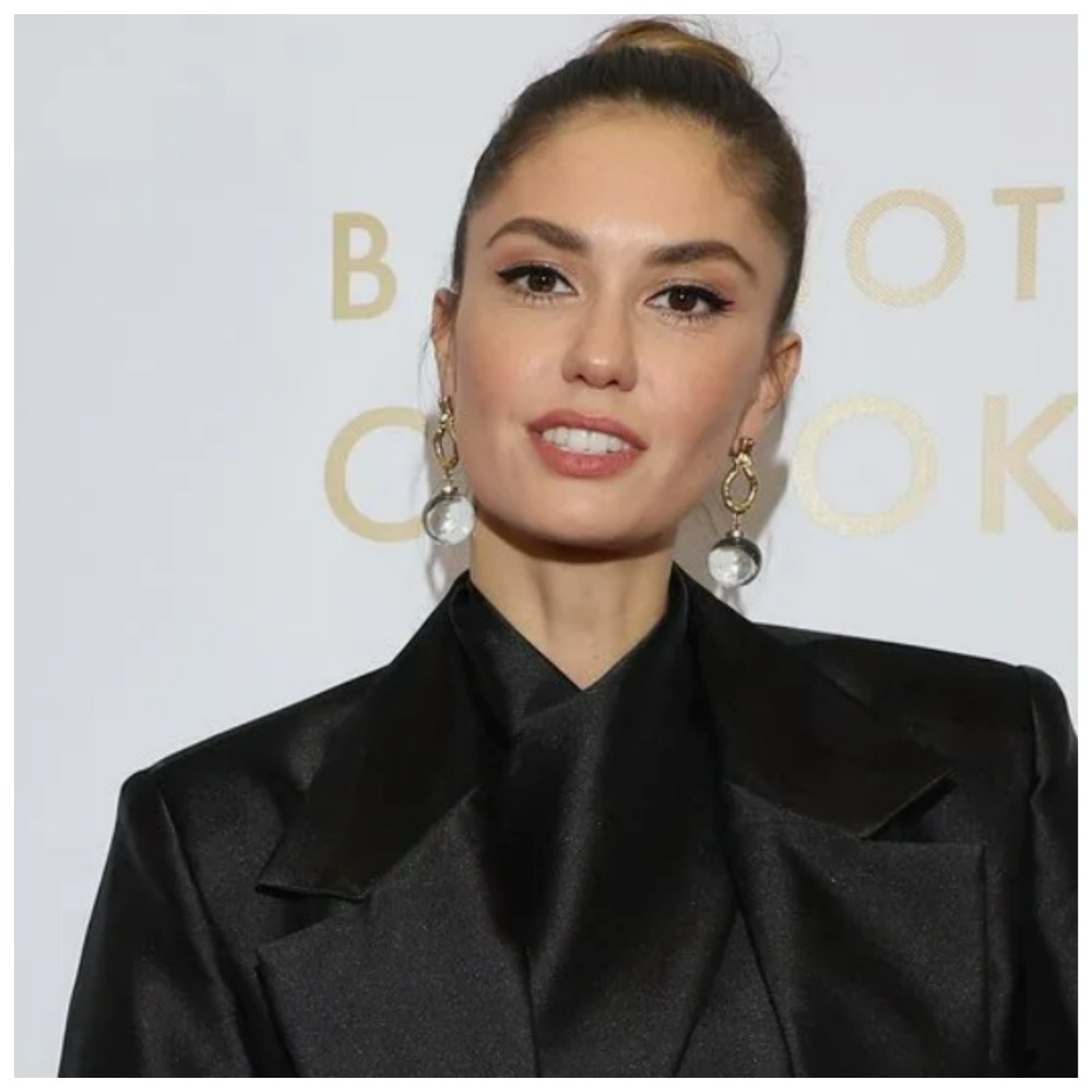 Агата Муцениеце 