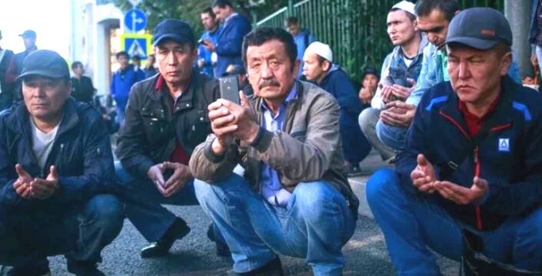 Нелегальные мигранты разносят болезни, и домой уезжать не хотят