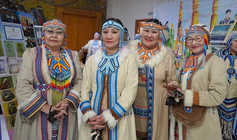 Мастера IV выставки творчества коренных народов «Дуннэдув». Источник: ddnykt.ru