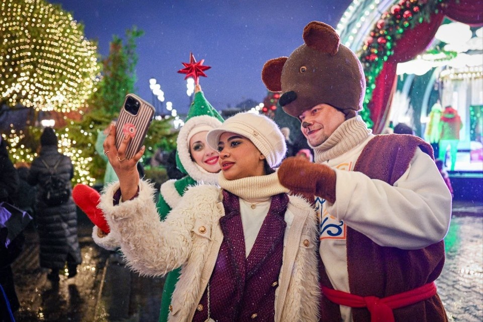    На Манежной площади в Москве открылся фестиваль «Путешествие в Рождество» Михаил ФРОЛОВ