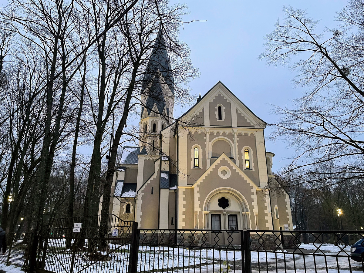 г.Калининград, проспект Победы, 1