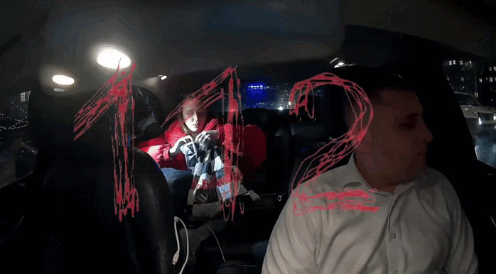    Кадры задержания курьера с Telegram-канала 112