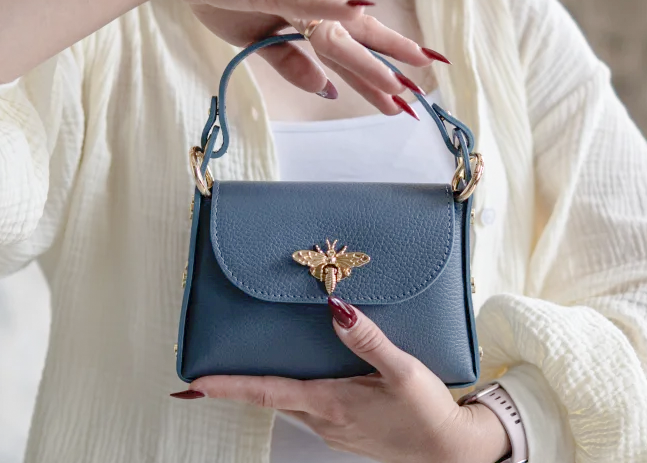 Сумка с застёжкой в виде пчёлки (артикул 2928)