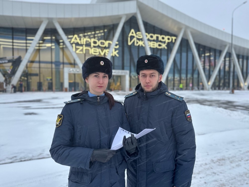    12 пассажиров не смогли улететь из Ижевска из-за долгов