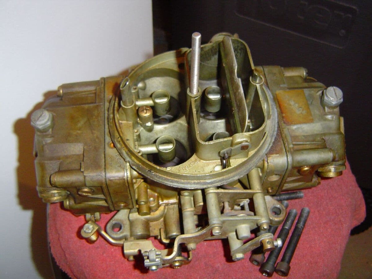  Четырёхкамерный карбюратор Holley