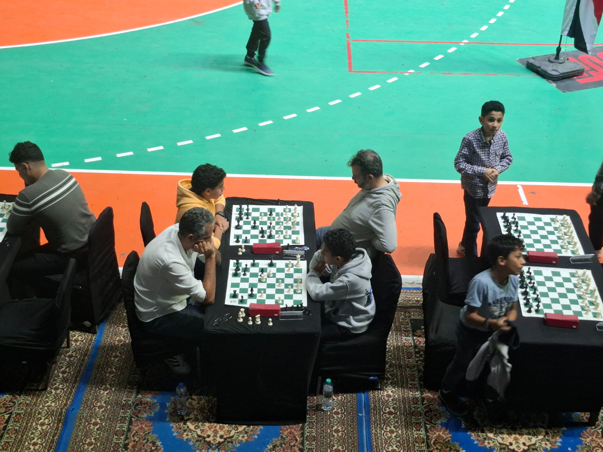 Муж сидит, анализирует :)