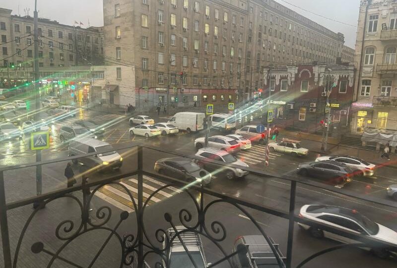 На усиленный режим перешли энергетики из-за непогоды в Ростове