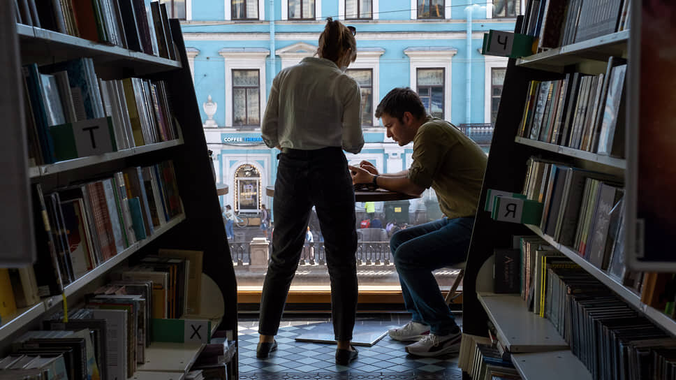 На Дону количество компаний, торгующих книгами, в 2025 году на 5,8% сократилось в сравнении в 2024 годом и почти на четверть в сравнении с 2022 годом.📷Фото: Алексей Смагин / Коммерсантъ