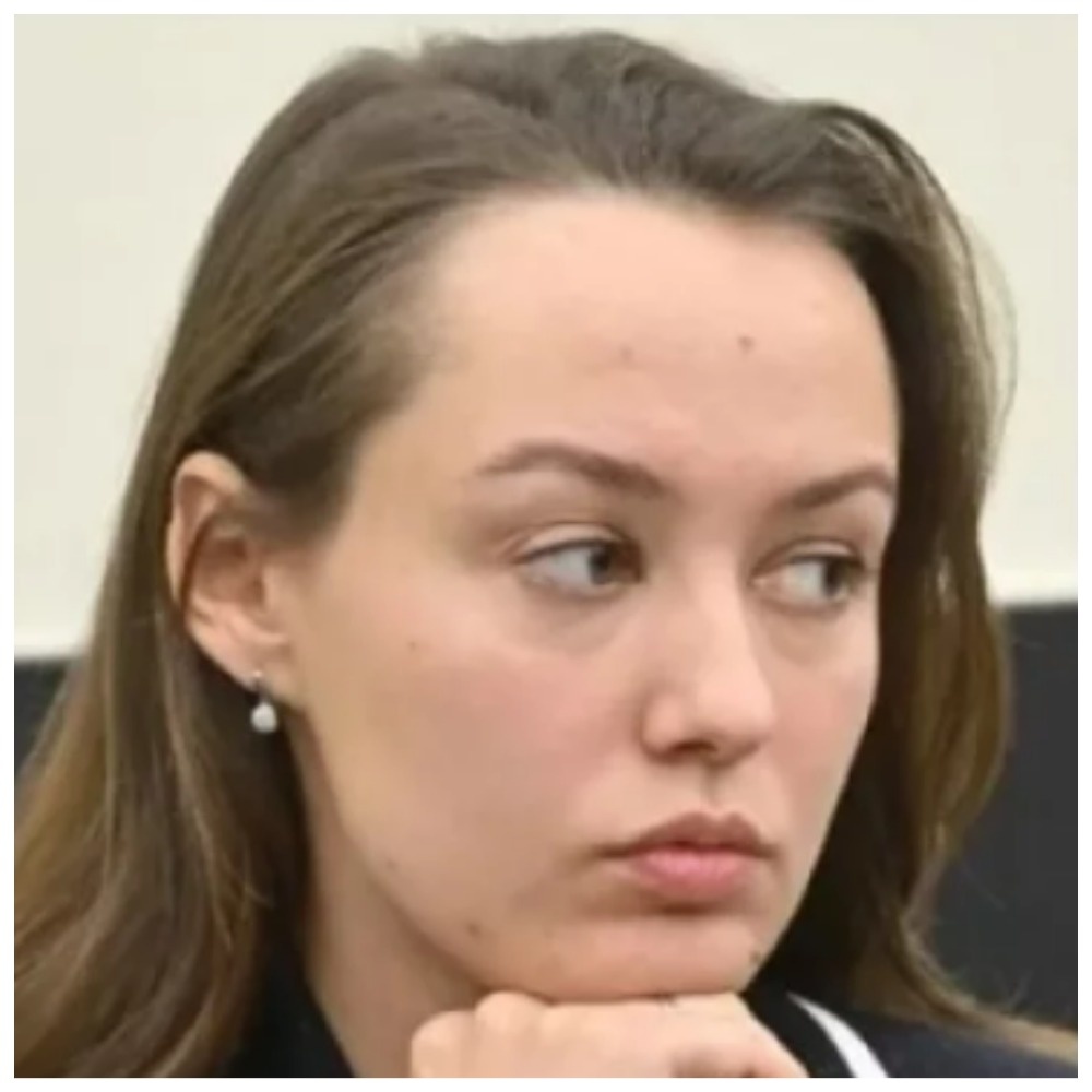 "За все время Долина ни разу со мной не связывалась", – сухо констатировала Полина Лурье.