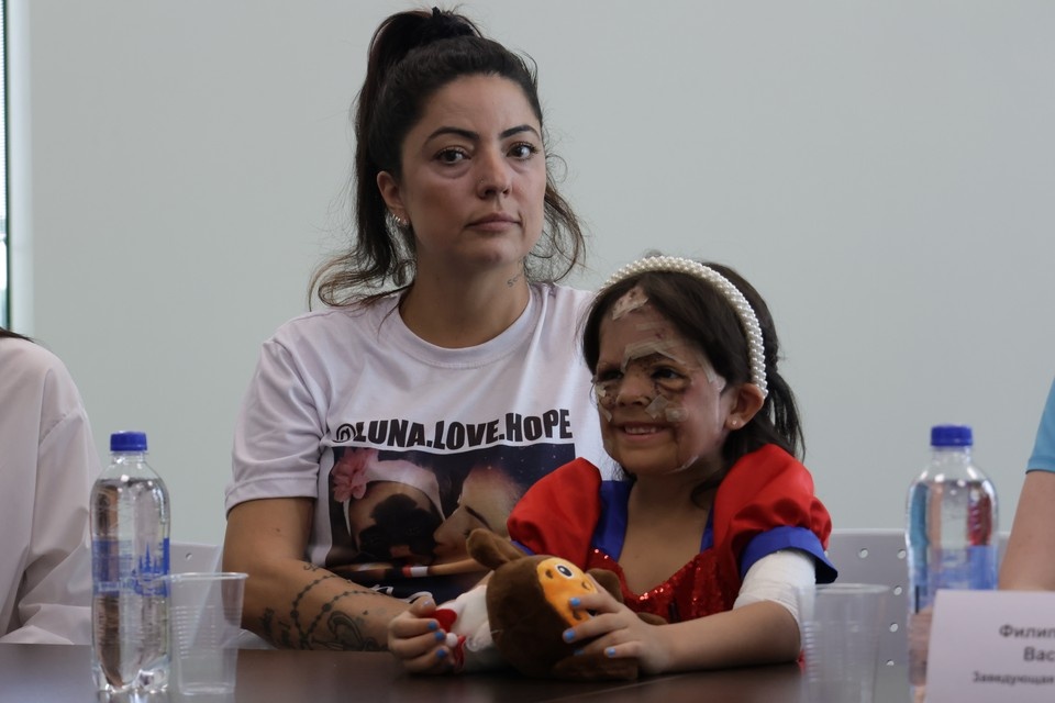    Врачи показали, как выглядит лицо Луны Феннер спустя 4,5 месяца после серьезнейшей операции в Петербурге. Вероника ОВСЯННИКОВА